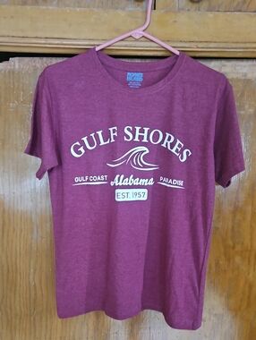 Gulf Shores Alabama Short-Sleeve Graphic Tee - Burgundy